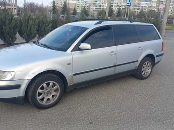 Авто Volkswagen Passat Variant 2000 № 8643140