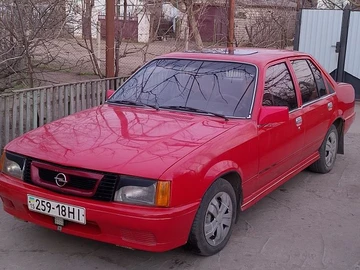 Авто Opel Rekord 1982 № 8643304