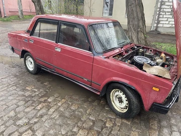 Авто ВАЗ 2107 1985 № 8643381