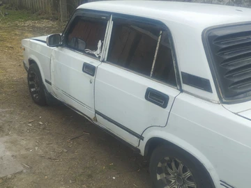 Авто ВАЗ 2107 2000 № 8643401