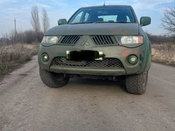 Авто Mitsubishi L 200 2006 № 8643694