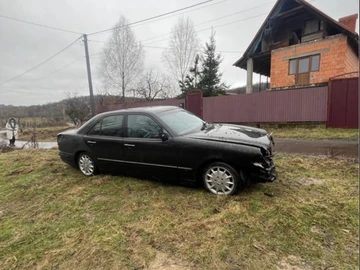 Авто Mercedes E Серия 2001 № 8643955
