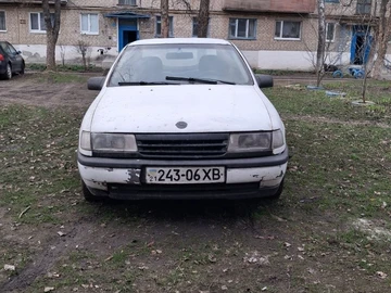 Авто Opel Vectra 1991 № 8643984