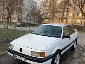Авто Volkswagen Passat Sedan 1988 № 8644156