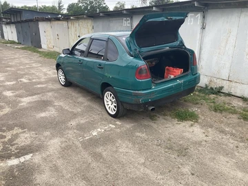 Авто SEAT Cordoba 1995 № 8644195