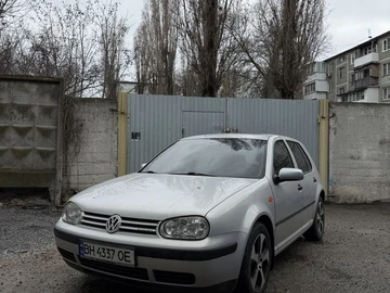 Авто Volkswagen Golf 2000 № 8644216