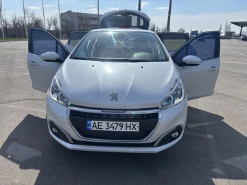 Авто Peugeot 208 2015 № 8644445