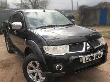 Авто Mitsubishi L 200 2009 № 8644447