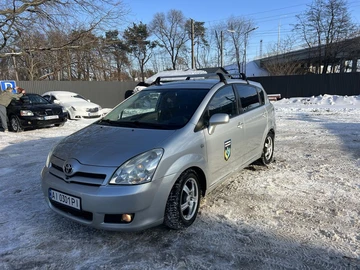Авто Toyota Corolla Verso 2004 № 8645585