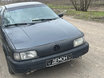 Авто Volkswagen Passat Sedan 1988 № 8646828