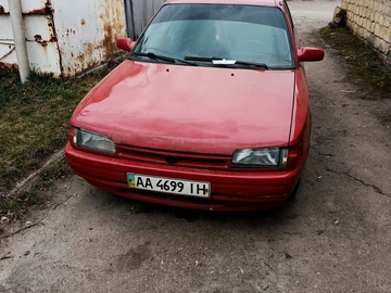 Авто Mazda 323 1992 № 8647190