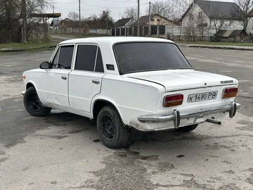 Авто ВАЗ 2103 1983 № 8647544