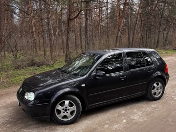 Авто Volkswagen Golf 2000 № 8648379