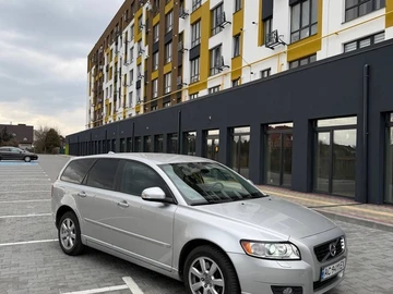 Авто Volvo V50 2011 № 8648428