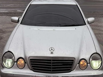 Авто Mercedes 220 2000 № 8649185