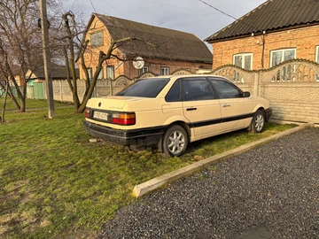Авто Volkswagen Passat Sedan 1991 № 8649291