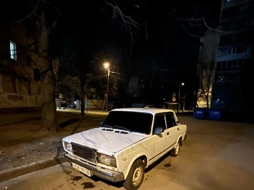 Авто ВАЗ 2107 1998 № 8649733