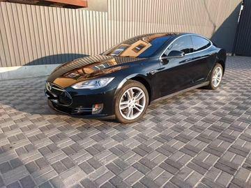 Авто Tesla Model S 2015 № 8649810