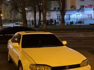 Авто Toyota Camry 1993 № 8649832