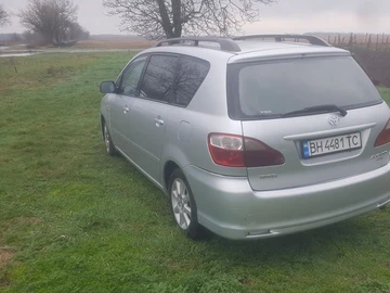 Авто Toyota Avensis Verso 2004 № 8650425