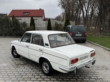 Авто ВАЗ 2103 1982 № 8652191