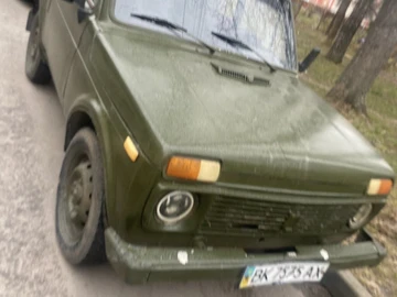 Авто ВАЗ 2121 1993 № 8653101