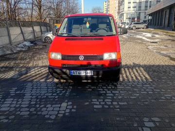 Авто Volkswagen Transporter 2000 № 8653397