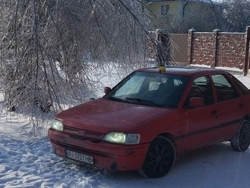 Авто Ford C-Max 1992 № 8653560