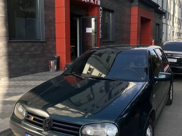 Авто Volkswagen Golf 1999 № 8654709