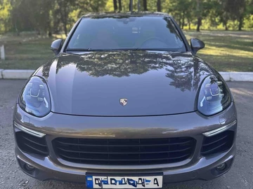 Авто Porsche Cayenne 2016 № 8654929