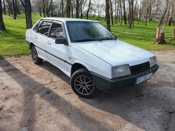 Авто ВАЗ 21099 1999 № 8655382