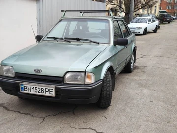 Авто Ford Escort 1988 № 8655402