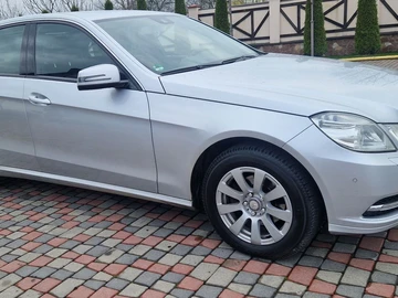 Авто Mercedes 220 2011 № 8655636