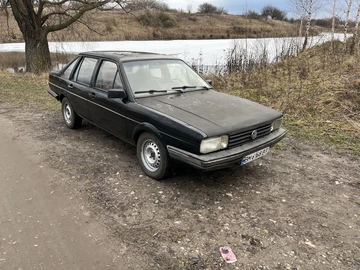 Авто Volkswagen Passat Sedan 1982 № 8655959