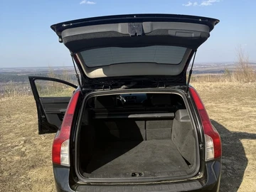 Авто Volvo V50 2010 № 8656056