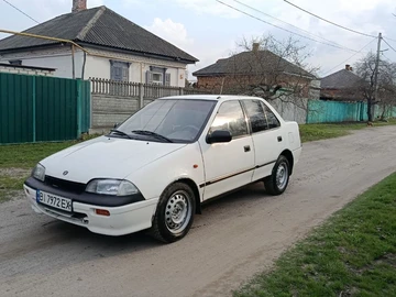Авто Suzuki Swift 1996 № 8656358