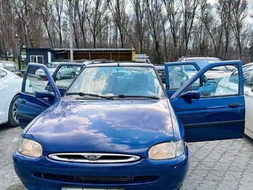 Авто Ford Escort 1996 № 8656361