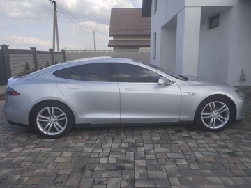 Авто Tesla Model S 2013 № 8656958