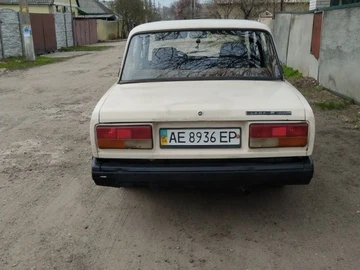 Авто ВАЗ 2107 1988 № 8657012