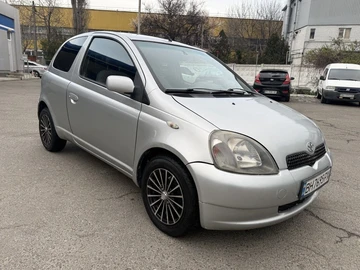 Авто Toyota Yaris 2000 № 8657048