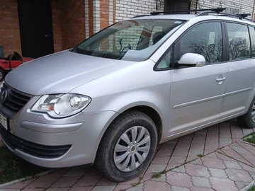 Авто Volkswagen Touran 2006 № 8657204