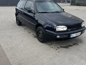 Авто Volkswagen Golf 1994 № 8657769