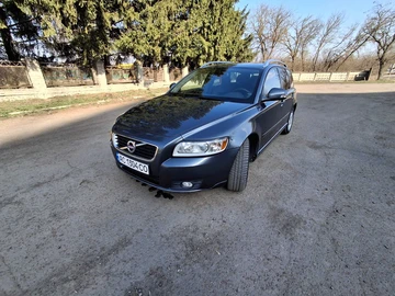 Авто Volvo V50 2011 № 8658074