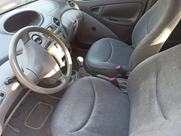 Авто Toyota Yaris 2000 № 8658350