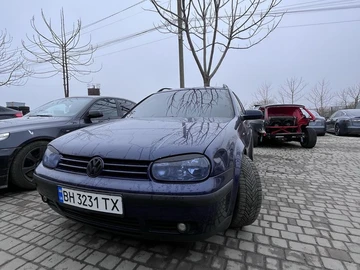 Авто Volkswagen Golf 2000 № 8658813