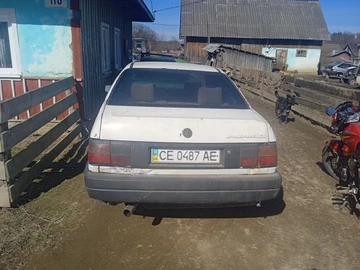 Авто Volkswagen Passat Sedan 1989 № 8660643