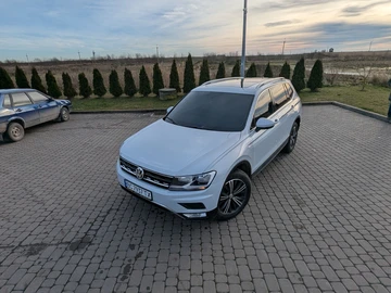Авто Volkswagen Tiguan 2018 № 8660666