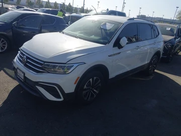 Авто Volkswagen Tiguan 2023 № 8662304
