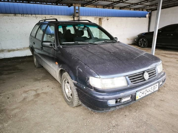 Авто Volkswagen Passat Sedan 1995 № 8662307
