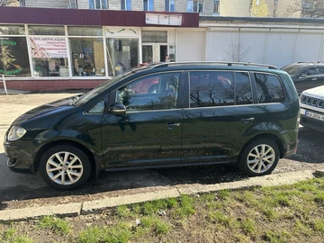 Авто Volkswagen Touran 2010 № 8662317
